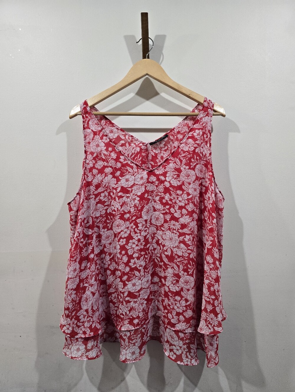 Lane Bryant Size 20 Red White Floral V Neck Layered Tank Top